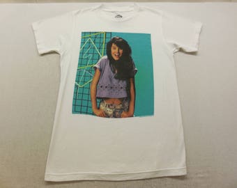 Vintage Saved By the Bell Womens Kelly Kapowski Throwback Graphic T-shirt Small