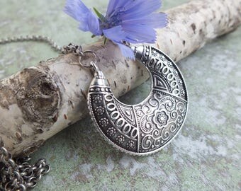 Boho Necklace, Gypsy Necklace Pendant,Half Moon pendant necklace, Large Crescent Pendant, Bohemian Pendant necklace