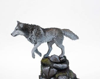 mini wolf figurines