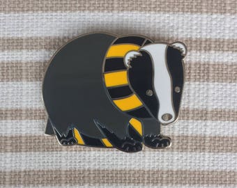 Scarf hufflepuff inspired badger pin.