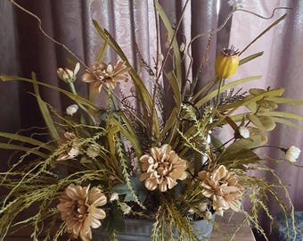 Floral arrangement, rustic floral arrangement, rustic flower arrangement, farmhouse table arrangement, floral centerpiece, table decor