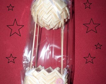 A beautiful balloon for dragees.