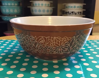 Pyrex 403 Woodland Nesting Bowl