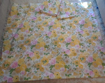 Vintage 60s Muslin floral Queen flat sheet & 2 pillowcases