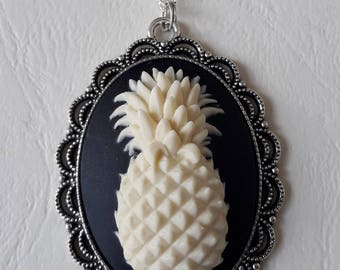 Pendentif camée ananas noir et beige - Pineapple cameo pendant