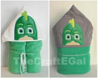 Towel OR Blanket - Green Gekko Bedtime Hero - Hooded Towel - Hooded Blanket - Drive-in - Bath Towel - Beach Towel
