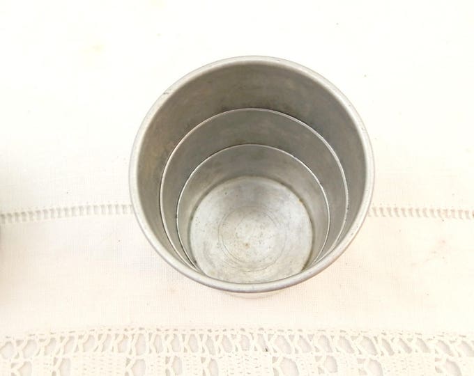 Vintage Metal Folding Beaker with Separate Storage Box, Collapsible Beaker with It's Own Tin, Retro Camping Equipment, Hiking Scout, 1930 Vintage Metal Folding Beaker with Separate Storage Box, Collapsible Beaker with It's Own Tin, Retro Camping Equipment, Hiking Scout, 1930