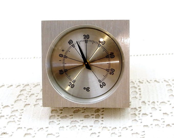 Vintage Mid Century Thermometer Mounted in a Machined Block of Solid Metal Used in a Laboratory Gradients Celsius, Retro Temperature Vintage Mid Century Thermometer Mounted in a Machined Block of Solid Metal Used in a Laboratory Gradients Celsius, Retro Temperature