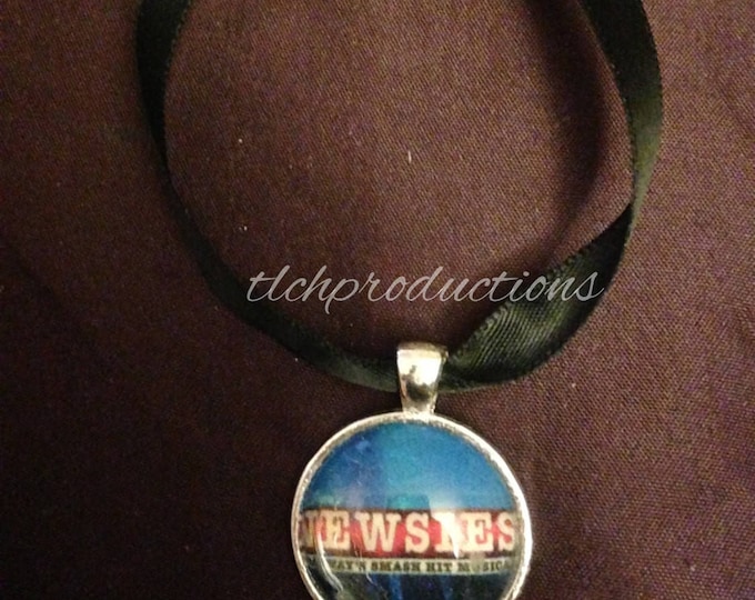 Newsies - Wicked - Broadway - Glass Dome Pendant Ornament