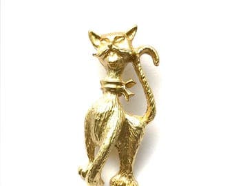 Golden Kitty Cat Brooch Playful Feline Figural Brooch Snagglepuss Lookalike Cat Pin