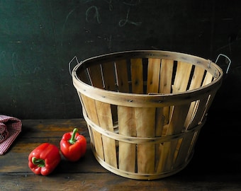 Large Vintage Bushel Basket ~ Farm Market, Country Cottage Decor, Halloween & Fall Harvest Party Prop -Storage /Organization, Barn Wedding