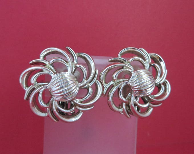 Vintage Coro Earrings, Pale Gold Tone Flower Clip-ons, Gift Idea, Gift Box