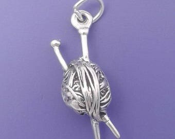 KNITTING Charm .925 Sterling Silver, Knitting Needles, Ball Of YARN Pendant - lp3963