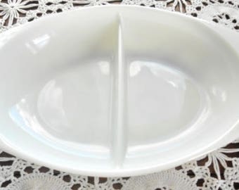 Pyrex Opal Divided Casserole ~ No Lid 1-1/2 Quarts - Excellent Mint Condition - Free Shipping