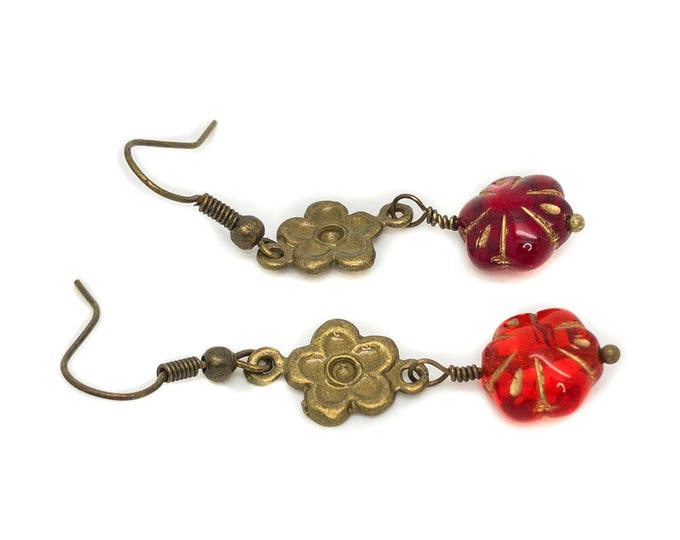 Red Flower Vintage Earrings - Flower earrings - Brass Flower Earrings - Vintage Earrings - Czech Red Earrings - Red Dangle
