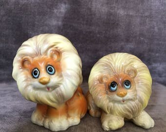 Vintage Japan big eyed kitsch Lion salt and pepper shakers set
