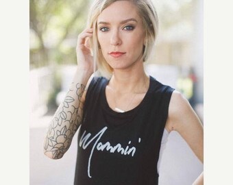 VACATION SALE: Mom Shirt // Mommin' Muscle Tank Top // Mom Life Tee // Mom Life // Mom Life Shirt // Mom Gift // Mom Tee // Mommin