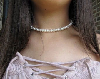 Pearl and clear choker