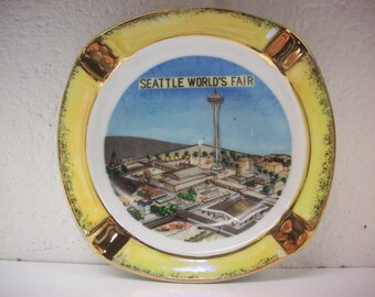 1962 SEATTLE WORLDS FAIR Souvenir Ashtray Space Needle Yellow Ceramic Vacation