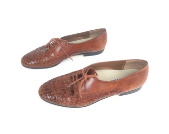 Women's oxfords, brown oxfords, leather flats, women's flats, leather Oxford, women shoes, woven shoes, size 9 95, trotters, woven shoes