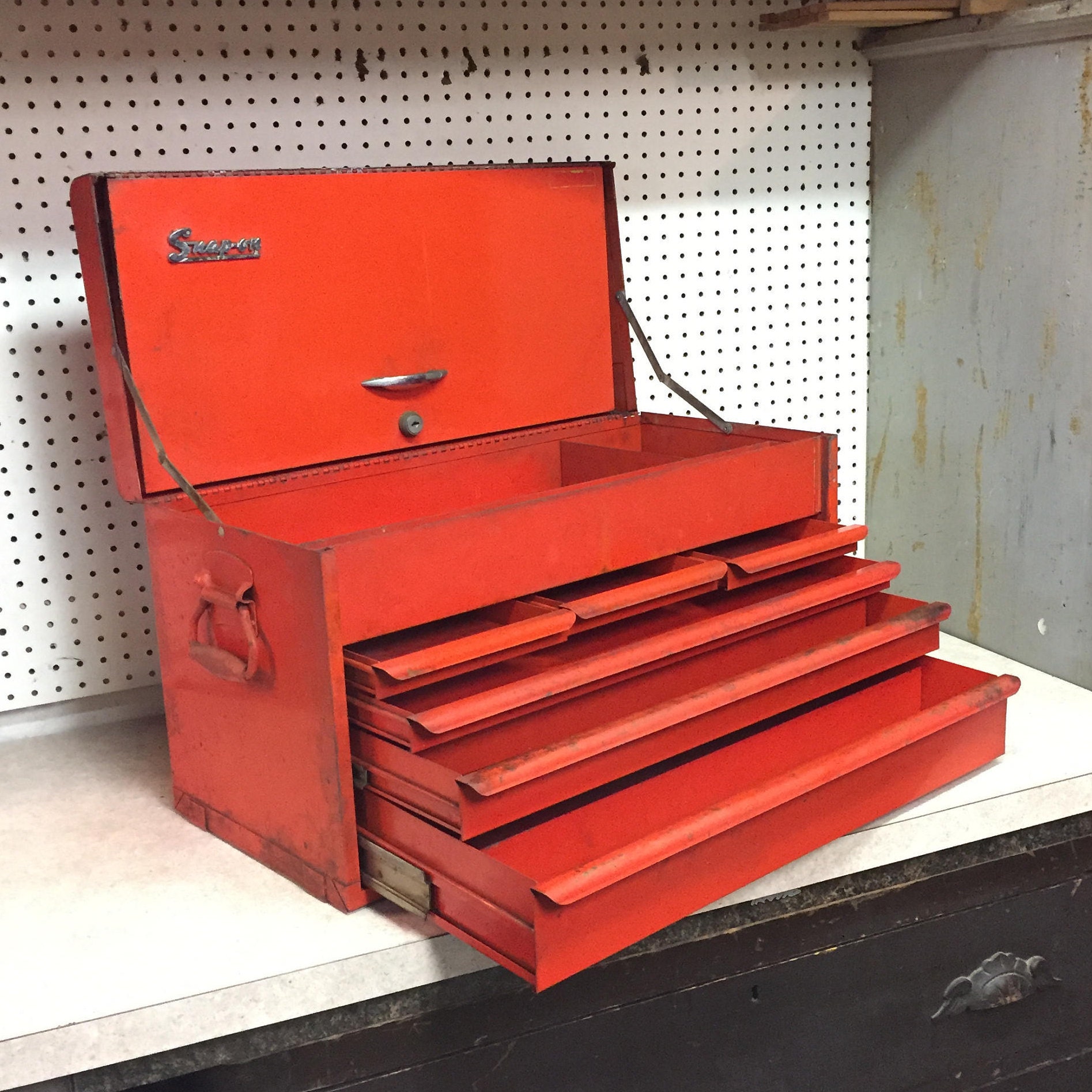 1970's Red Snapon 6 Drawer Mechanic's Tool Box / Tool Chest with Lock