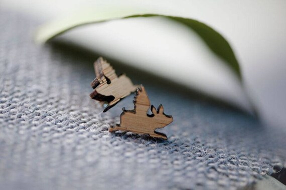 When Pigs Fly Earrings - Surgical Steel Hypoallergenic Flying Pig Studs - Free Postage Sensitive Earrings