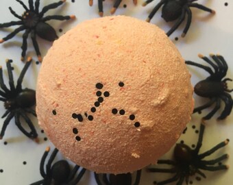 Halloween Bath Bomb, Surprise Spider Inside!, Pumpkin Bath Bomb, Kids Bath Bomb, Halloween Gift, Unisex Bath Bomb, Prank Gift
