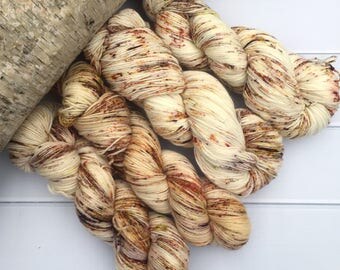 Chaussette II | Feuilles Mortes | Hand dyed speckled yarn | fingering weight yarn