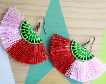 Boucles d'oreilles Ethnique chic en tissu| demi cercle léger à porter | Joli bijou fait main | 2017 | Cadeau mignon pour elle tous les jours