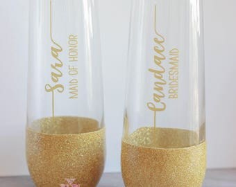 Bridesmaid Champagne Glasses / Maid of Honor Glass / Bridal Party Glasses / Bridesmaid Gift / Maid of Honor Gift / Glitter Champagne Glasses