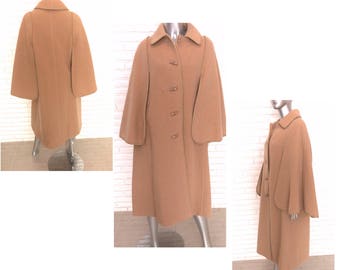 Vintage Women's Camel Cape Size Medium Large Sherlock Swing Coat by Golden Gate