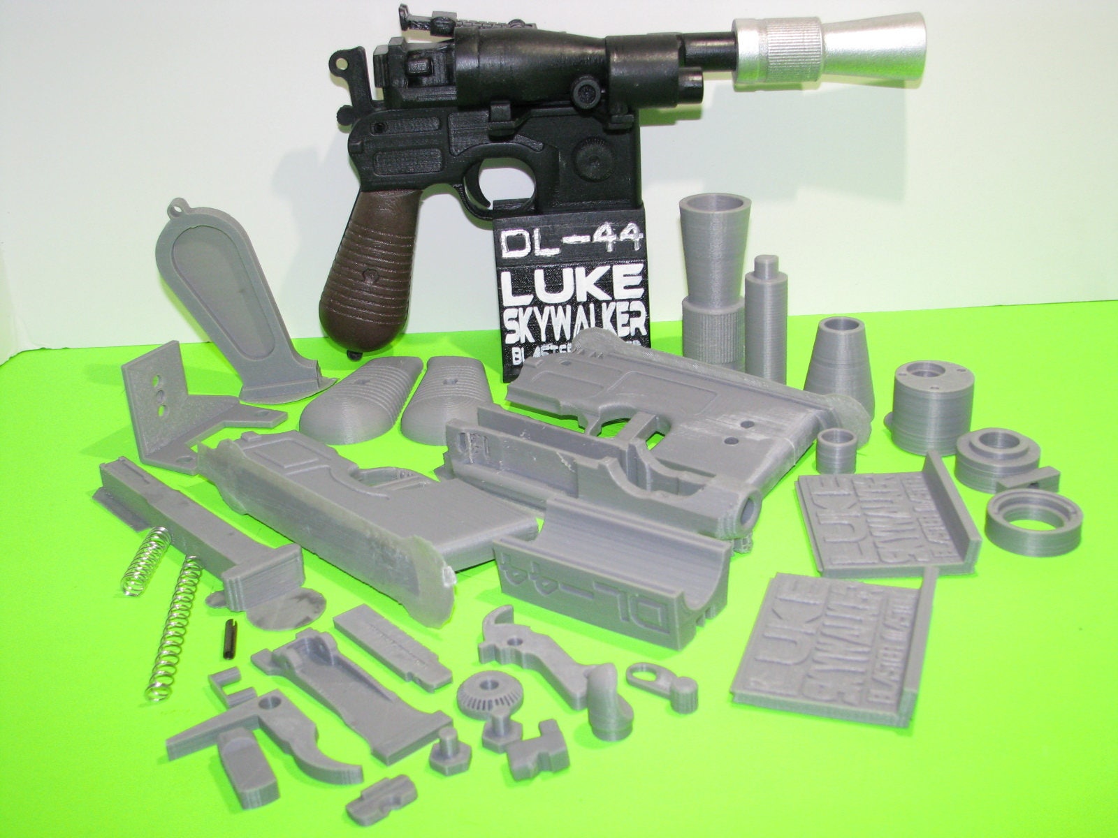 luke skywalker blaster toy