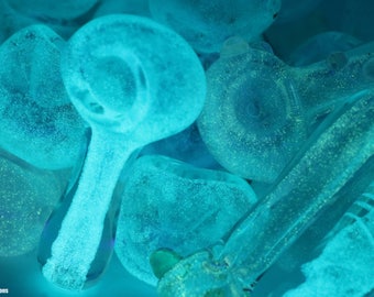 Glow in the Dark Frost Glass Pipe * Tobacco Pipes * Cool Pipes * Cheap Pipes * Unique Pipes * Trippy Pipes * Sexy Pipes * Heady Glass Pipes
