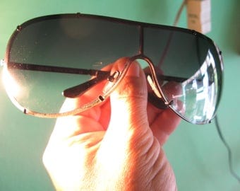 31g Modern black VERSACE SUNGLASSES 2051 1009/8G 115 with case