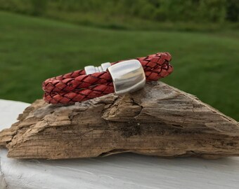 Womens braided leather bracelet with magnetic clasp.