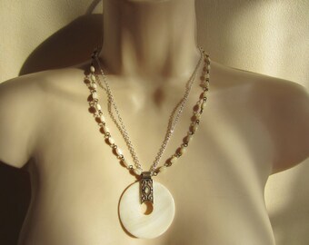 White mother of Pearl pendant necklace