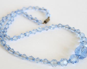 Vintage blue glass bead necklace. Light blue glass beads. Vintage jewellery