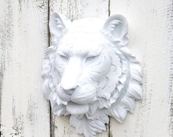 white tiger taxidermy