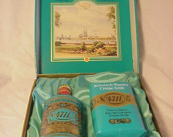 c1950-60s Glockengassen No. 4711 Eau De Cologne Echt Kolnisch Wasser Blau-Gold Doppelt, Box Set with Full Cologne Bottle and Bar of Soap