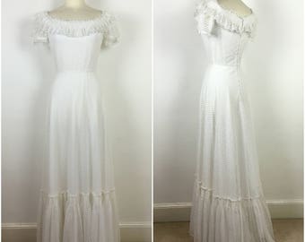 Vintage 1970s Wedding Dress - 70s White Bohemian Wedding Dress - Boho Dress - Off Shoulder Lace Dress - Small - UK 8 / US 4 / EU 36 -