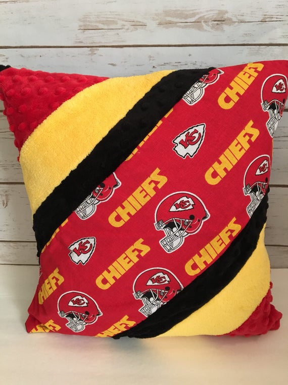 chiefs pillow pet