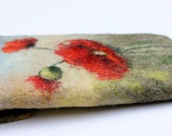 Floral Kindle Paperwhite Cover, felted Kindle Voyage case, blue green e-reader sleeve, red poppies wool gadget pouch, unique gift for her