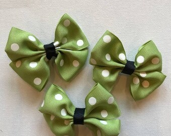 Green pinwheel hair bow, girls hair bow, clip on hair bow