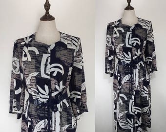 30% Off Summer Sale / Vintage Japanese Abstract Print Dress / Summer Dress / Day Dress / Loose Cut Dress / Made in Japan / Size Large / XL