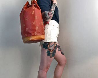 LOUIS VUITTON LV Americas Cup Saint Tropez 1995 Limited Edition Drawstring Combination Shoulder Bag / Backpack