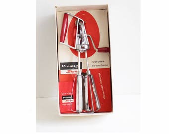Egg beater. Prestige Skyline egg beater. Hand whisk. Vintage / Retro kitchen decor