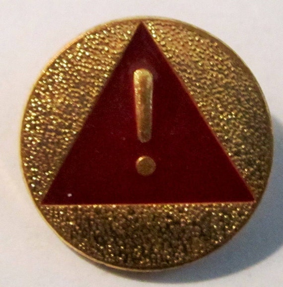 Brownie Girl Scout Safety Award Pin circa late 1990's2011