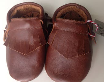 Genuine leather moccasins in chocolate