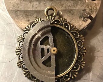 Steampunk pendant