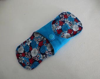 pad washable medium flow blue flowers